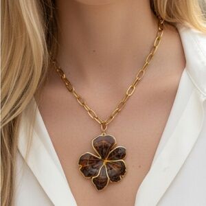 Amber Flower Pendant Necklace